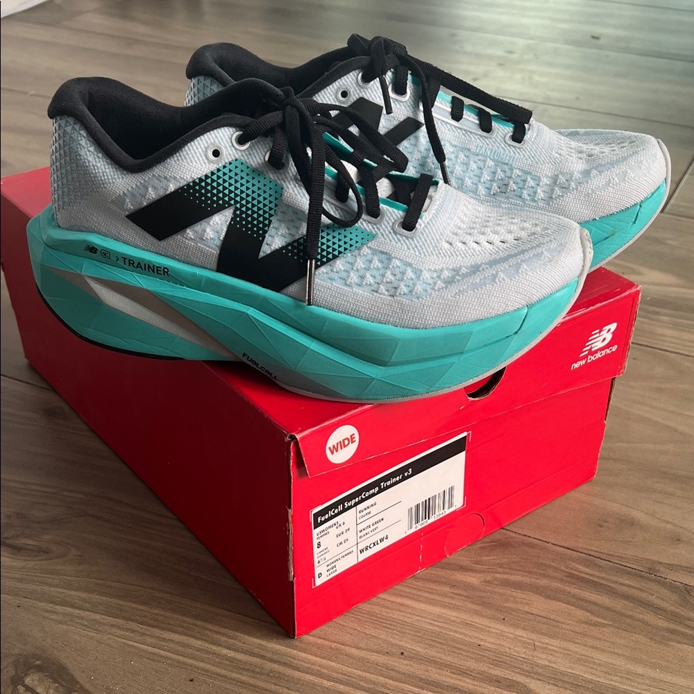 New Balance Women's White Teal Black Trainer Running Shoes